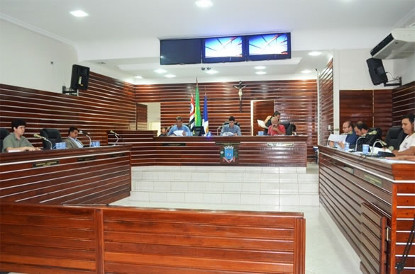 Imagem da notícia: 104ª Sessão Ordinária tem aprovação de três projetos