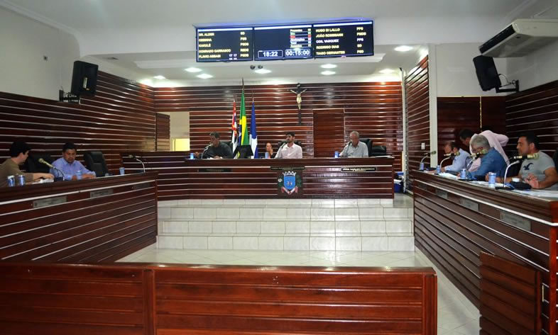 Imagem da notícia: Em dia de pauta extensa, Legislativo aprova 11 novos Projetos de Lei