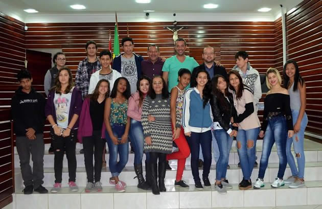 Imagem da notícia: Escola Estadual Benedito Calixto participa do Projeto “ Visita ao Legislativo”