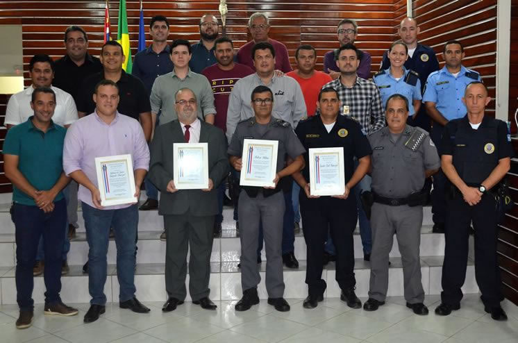 Imagem da notícia: Forças de segurança recebem moção de aplausos por operação conjunta