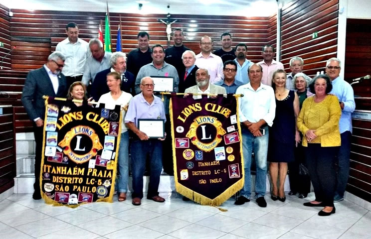 Imagem da notícia: Lions Clube de Itanhaém homenageia  Câmara Municipal