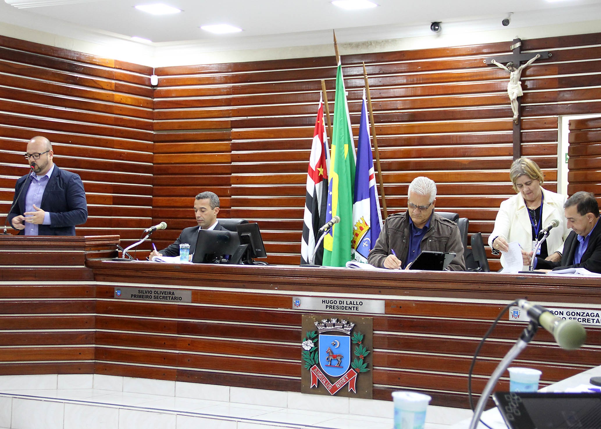 Imagem da notícia: Câmara aprova Lei que institui a Campanha “Coração de Mulher”