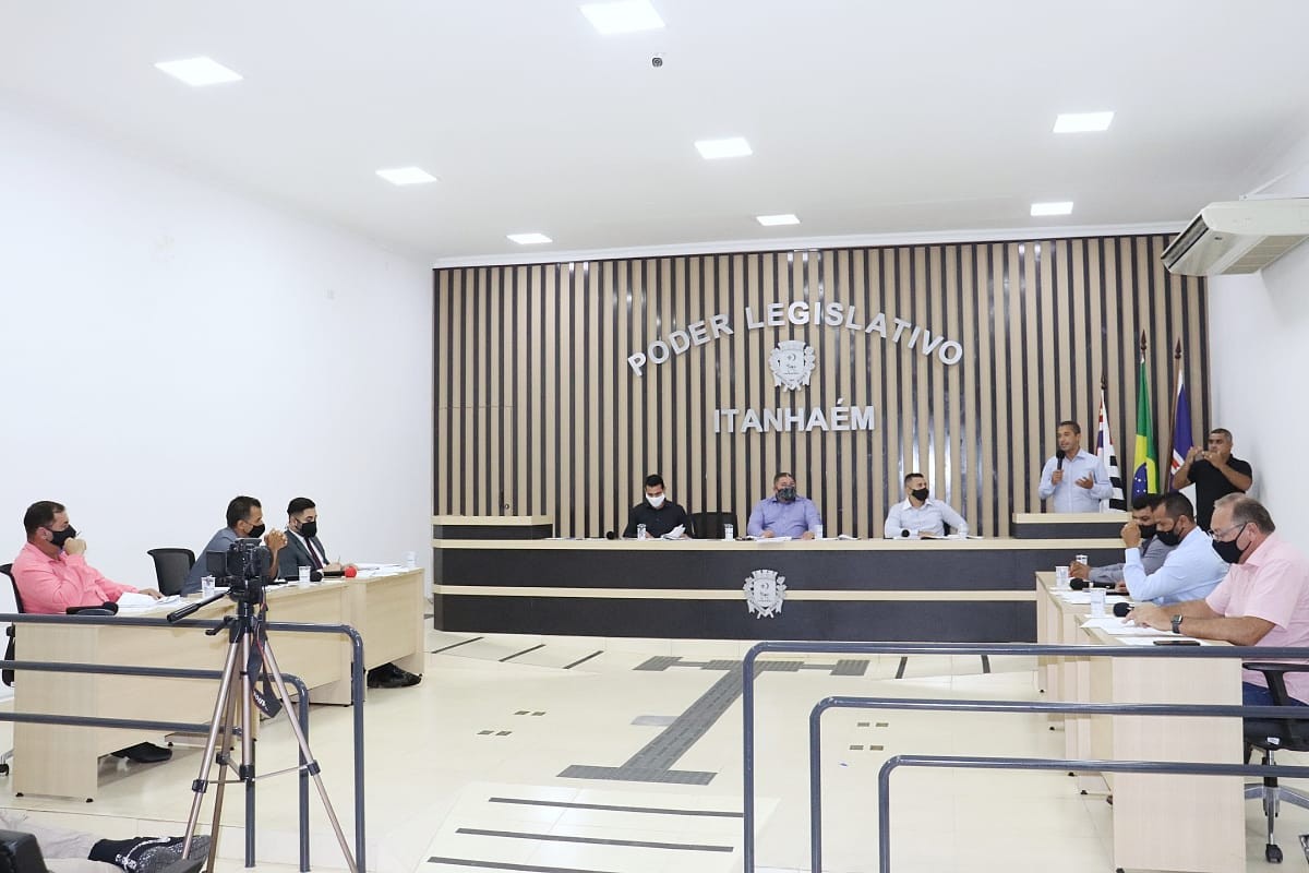 Imagem da notícia: Câmara de Itanhaém aprova adesão a consórcio de compra de vacinas contra Covid-19
