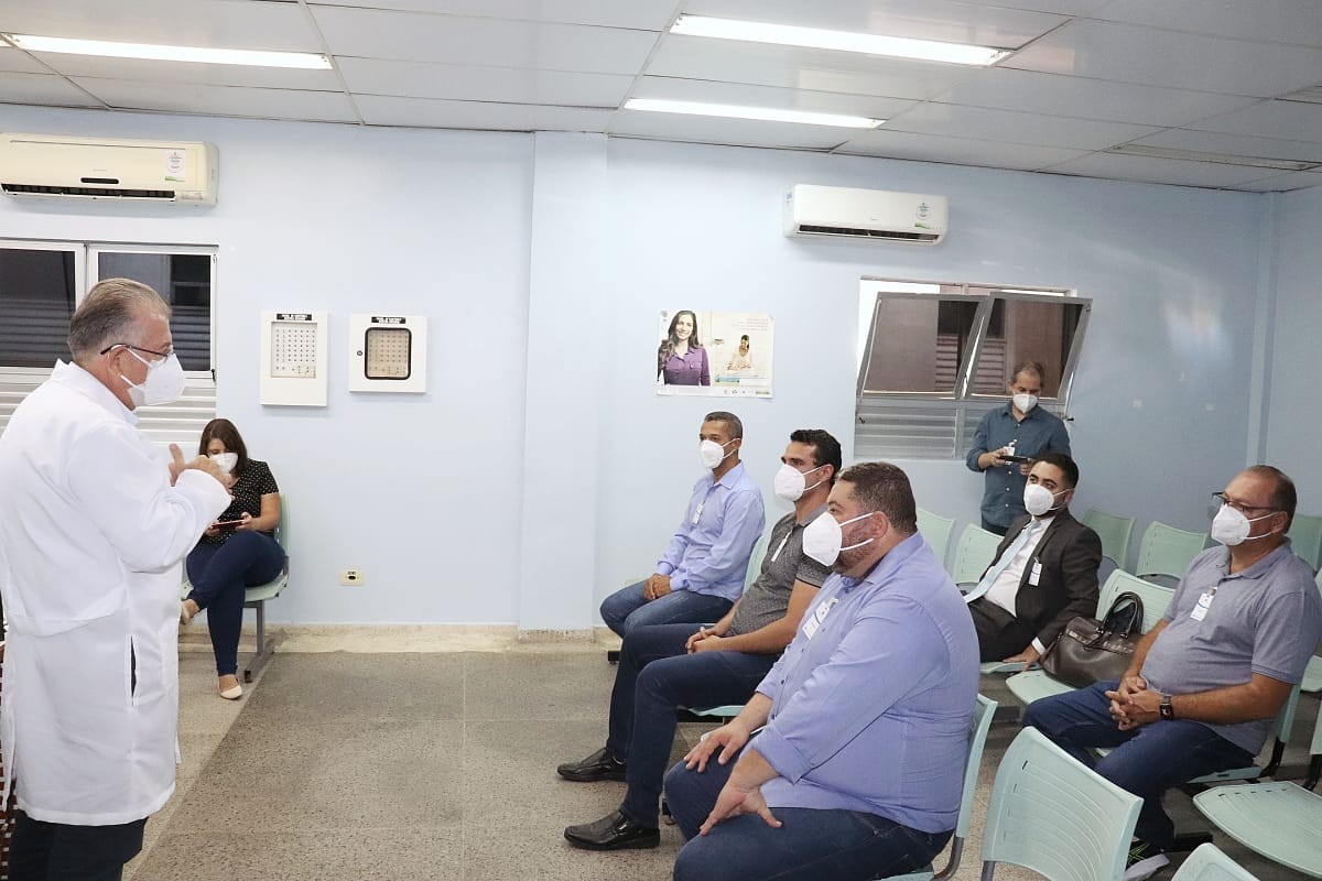 Imagem da notícia: Vereadores visitam Hospital Regional de Itanhaém em busca de mais leitos para Covid-19