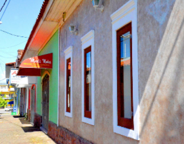 Imagem da notícia: Itanhaém encerra restrições de horários e público em comércio; decreto mantém protocolos sanitários