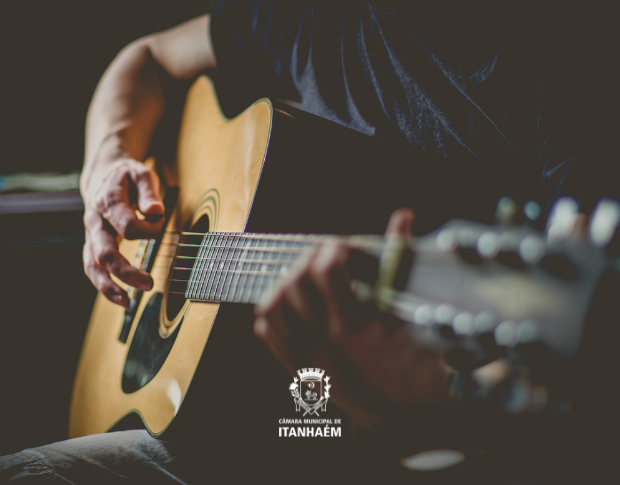 Imagem da notícia: É música na veia: Projeto Guri está com inscrições abertas para aulas de violão, percussão e canto coral