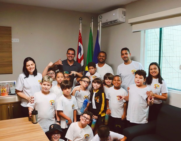 Imagem da notícia: VISITA DOS ALUNOS DO COLÉGIO 11 DE NOVEMBRO